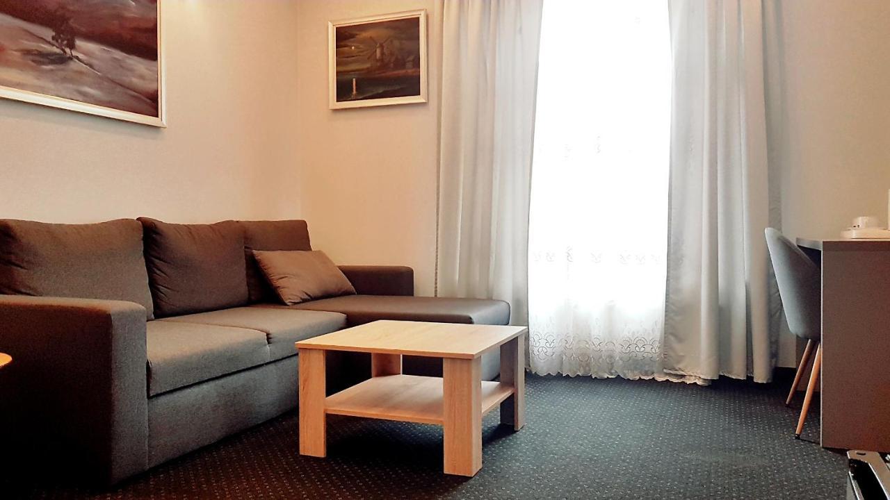 טארנאו Euro Aparthotel מראה חיצוני תמונה