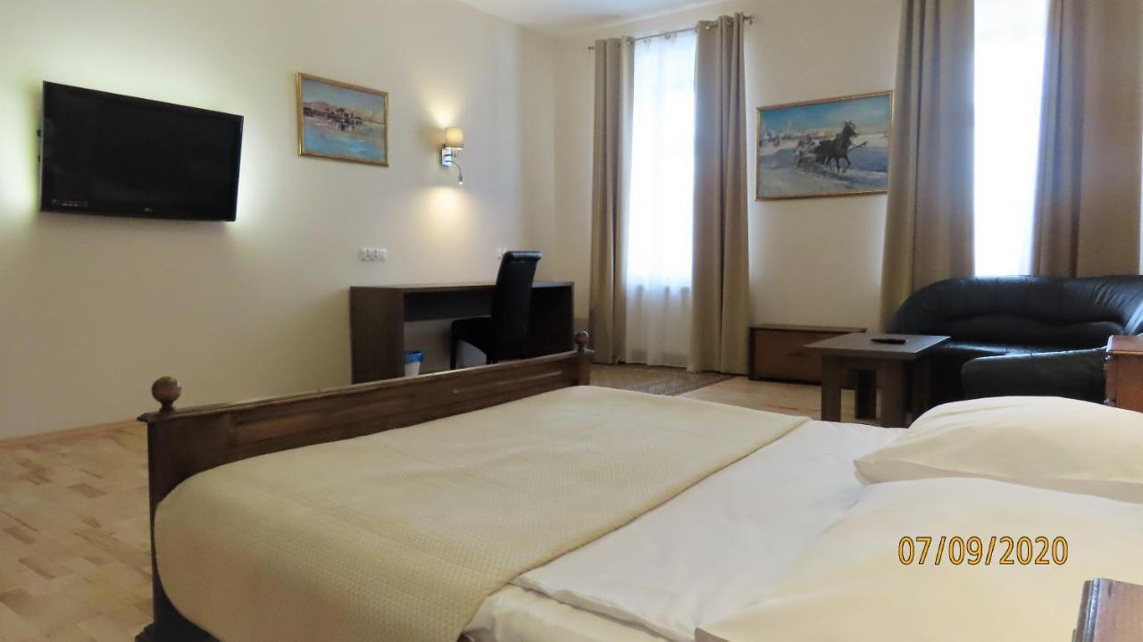 טארנאו Euro Aparthotel מראה חיצוני תמונה